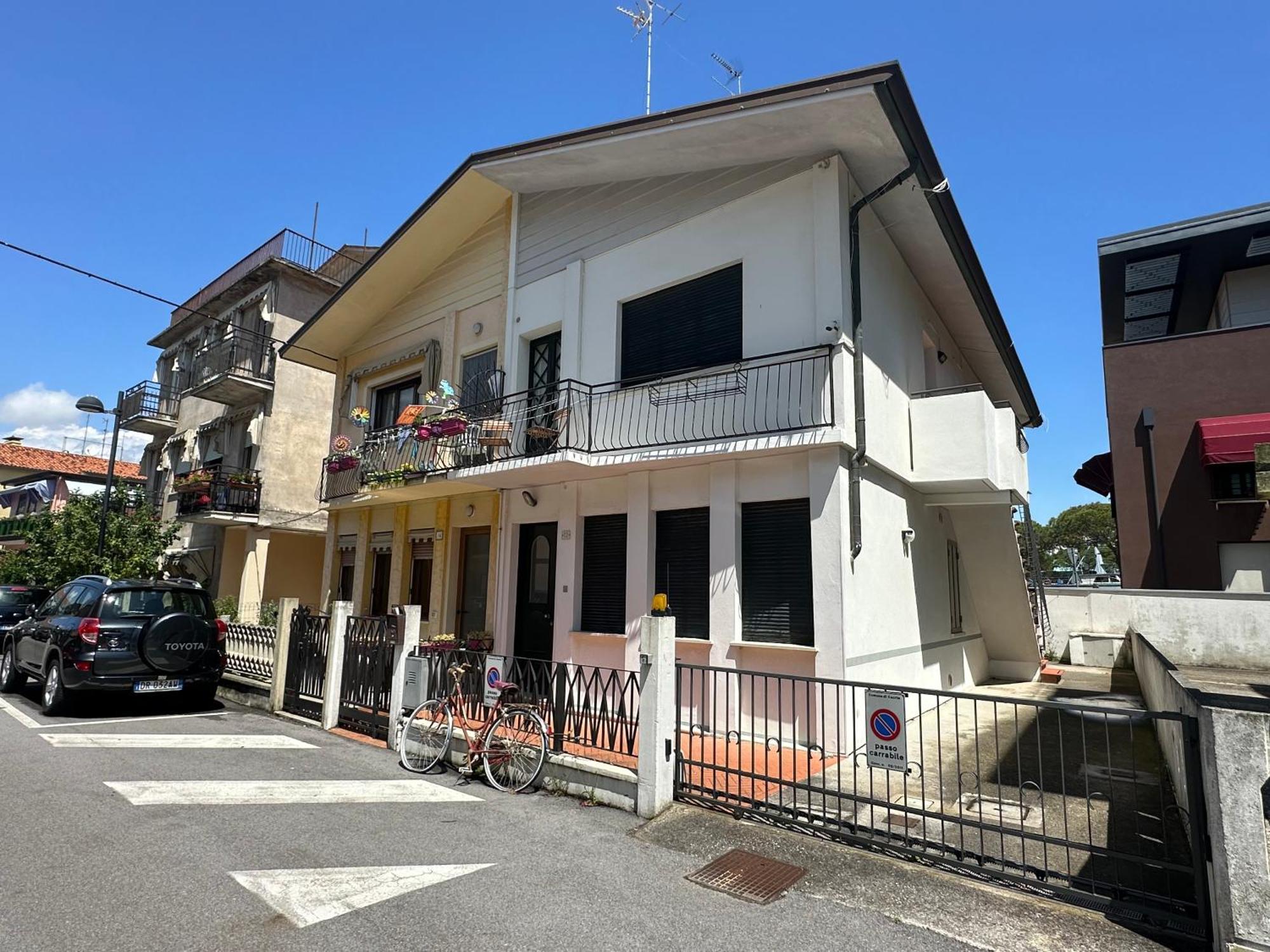 Apartamento Casa Cornaro Caorle Exterior foto